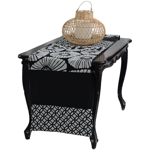 Table Runner - Retro Flowers Black and White