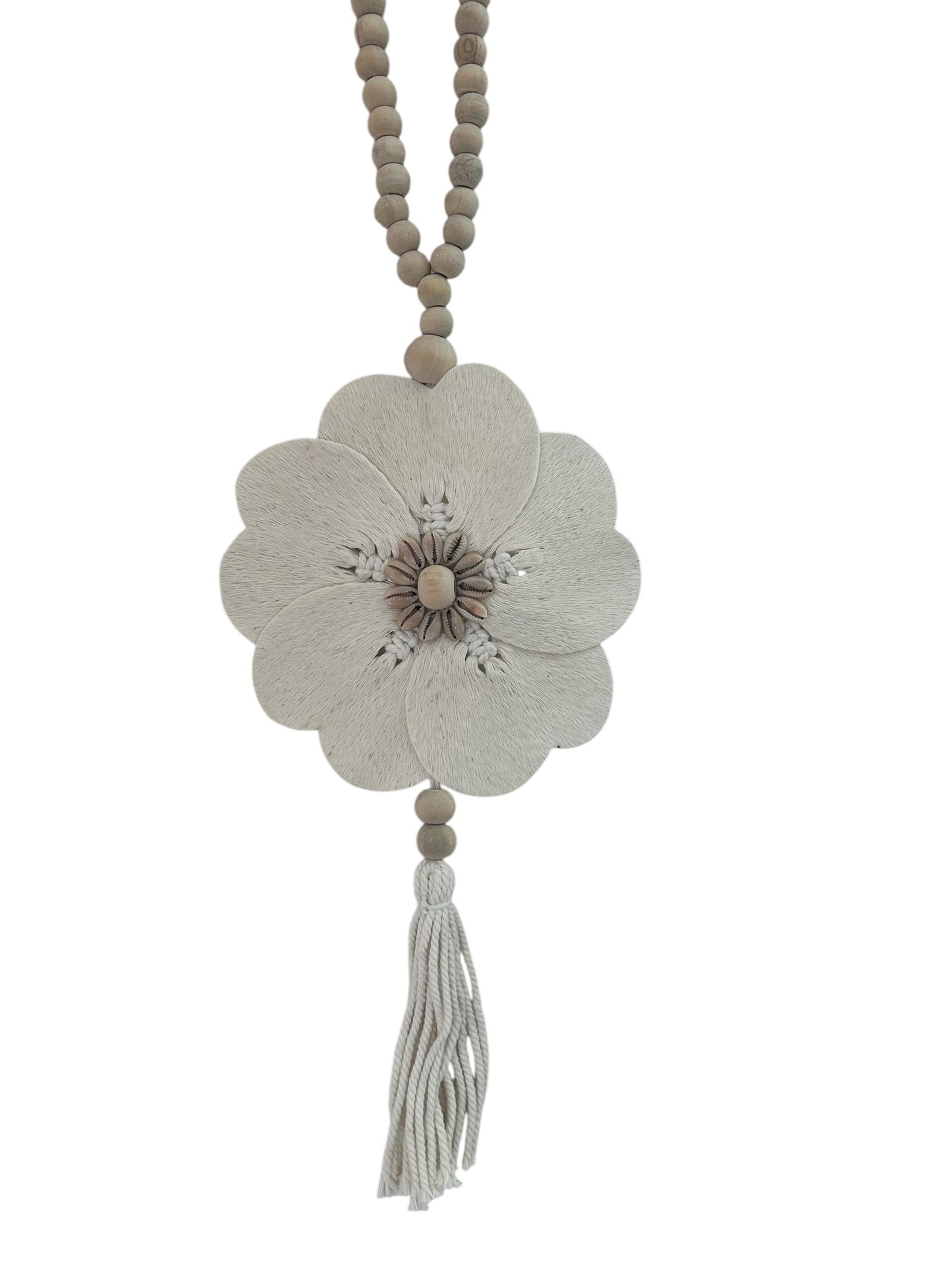 Flower and cowrie shell tassel in Natural