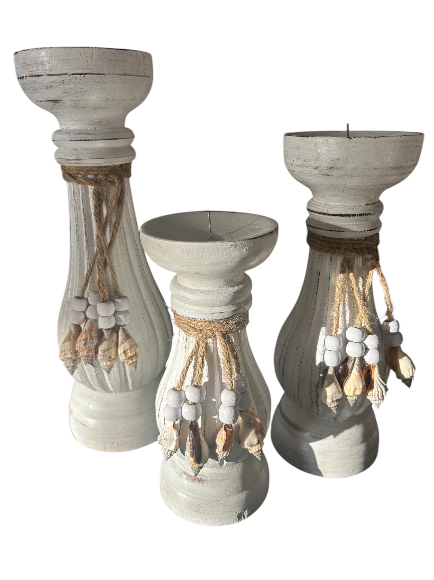 Set of 3 Candlesticks with shell decoration