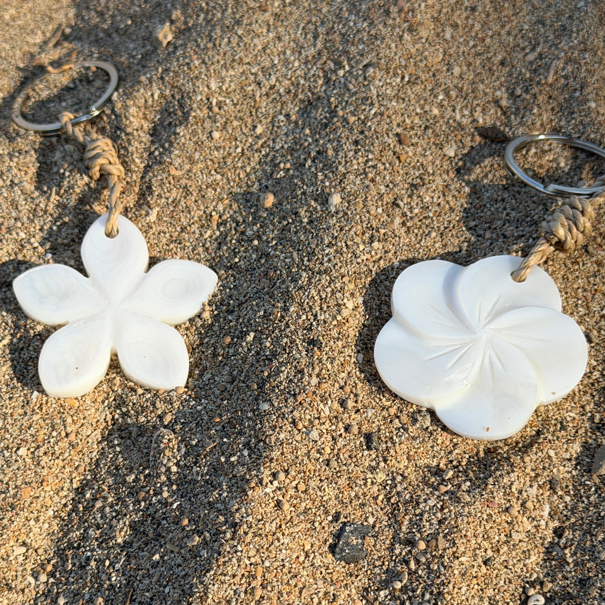 Floral shell keyrings